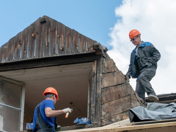 Wichtige Versicherungen für Dachdecker